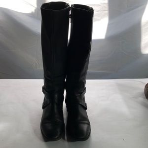 Nine West boots for woman size 7M very good condition